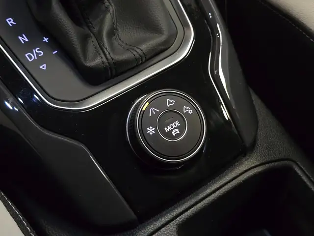Volkswagen T-Roc view 27