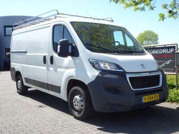 330 2.0 BlueHDI L2H1 Premium