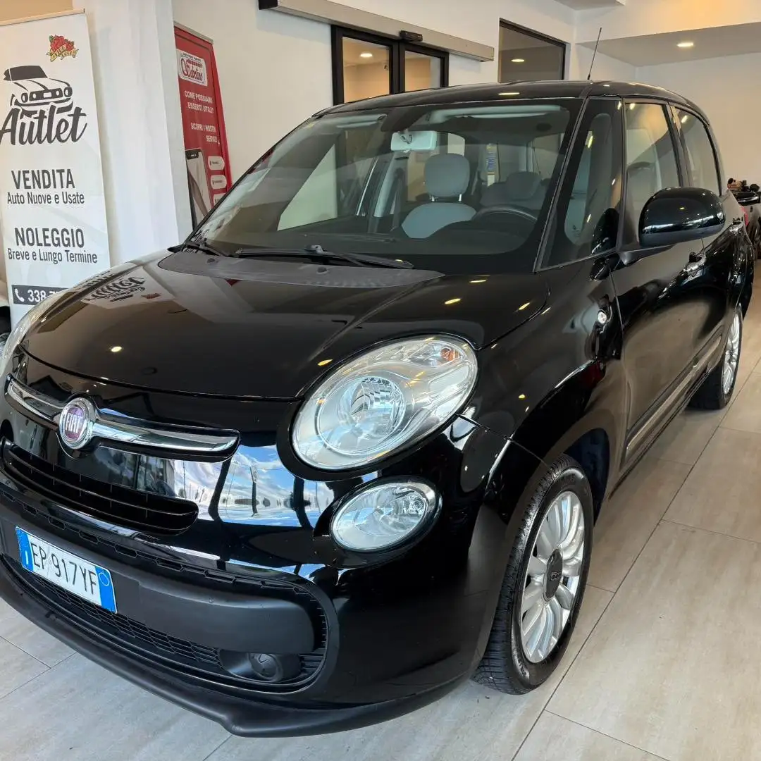 Fiat 500L 1.3 mjt Lounge 85cv Zwart - 1