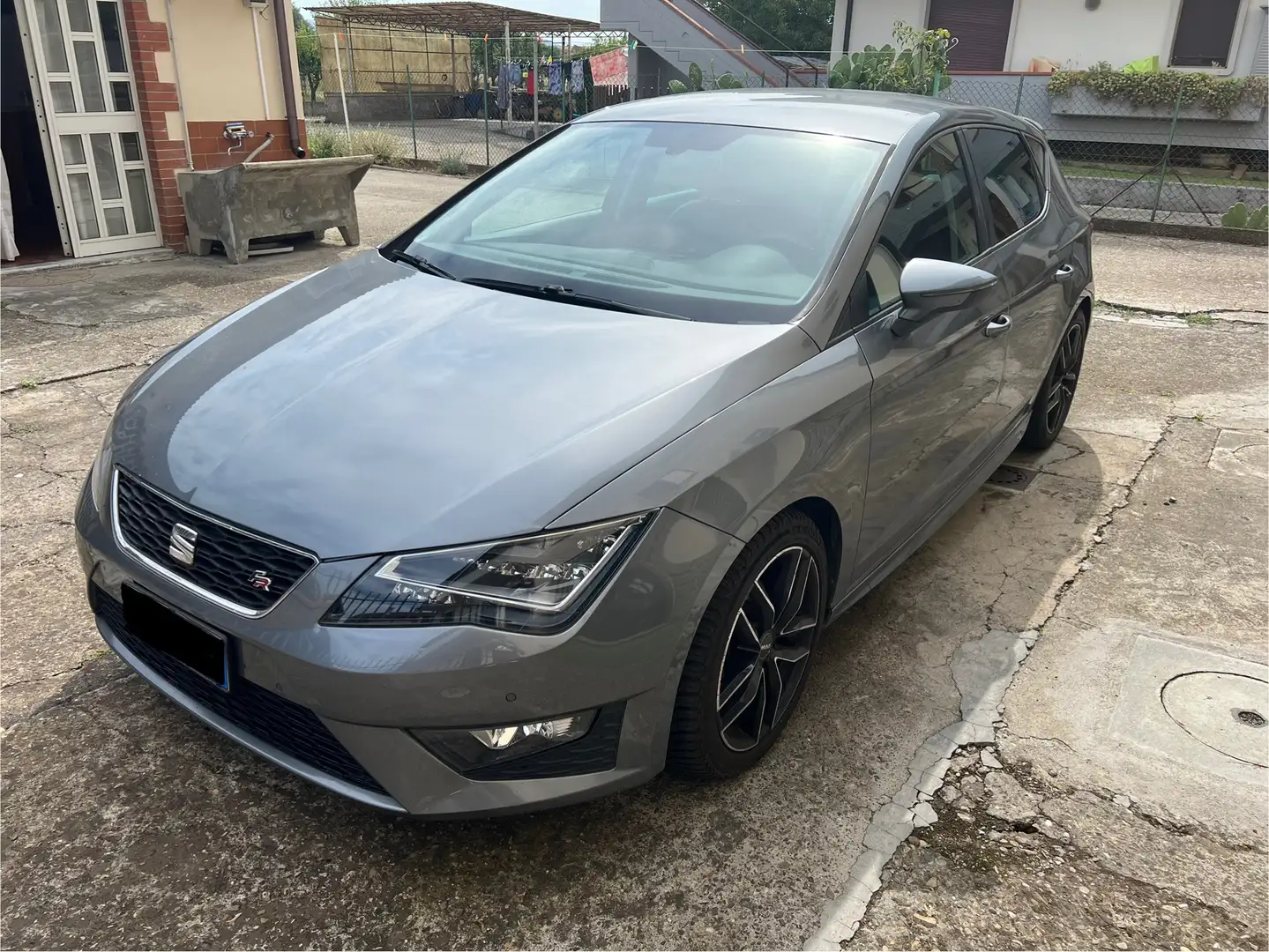 SEAT Leon 5p 2.0 tdi cr FR 150cv DSG E6 Grigio - 1