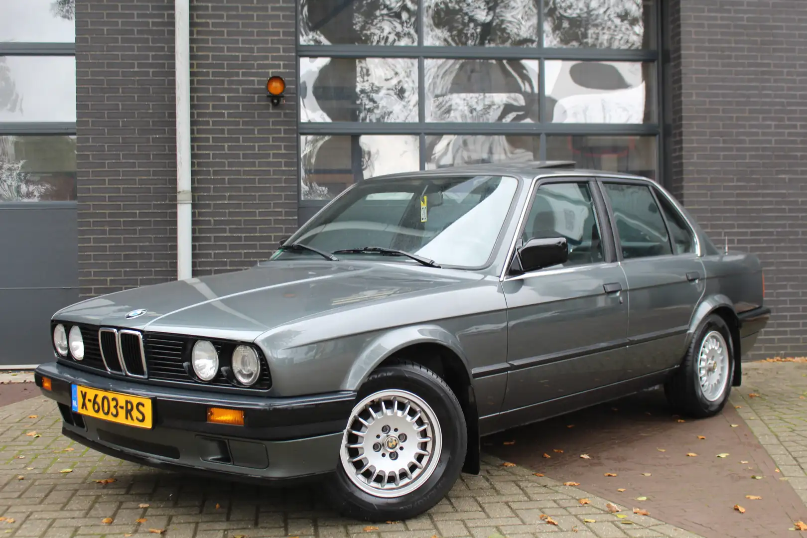 BMW 320 3-serie 320i 6 Cilinder ORIGINELE STAAT! UNIEKE AU Gris - 1