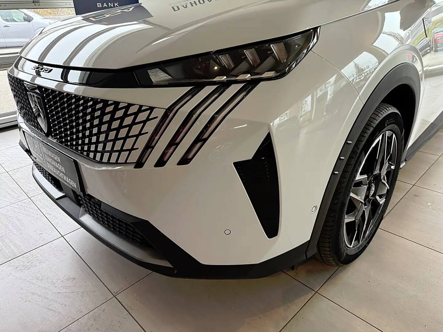 Peugeot 3008 GT Hybrid 145 e-DCS6 360 Vision & Drive Assist,... Weiß - 2