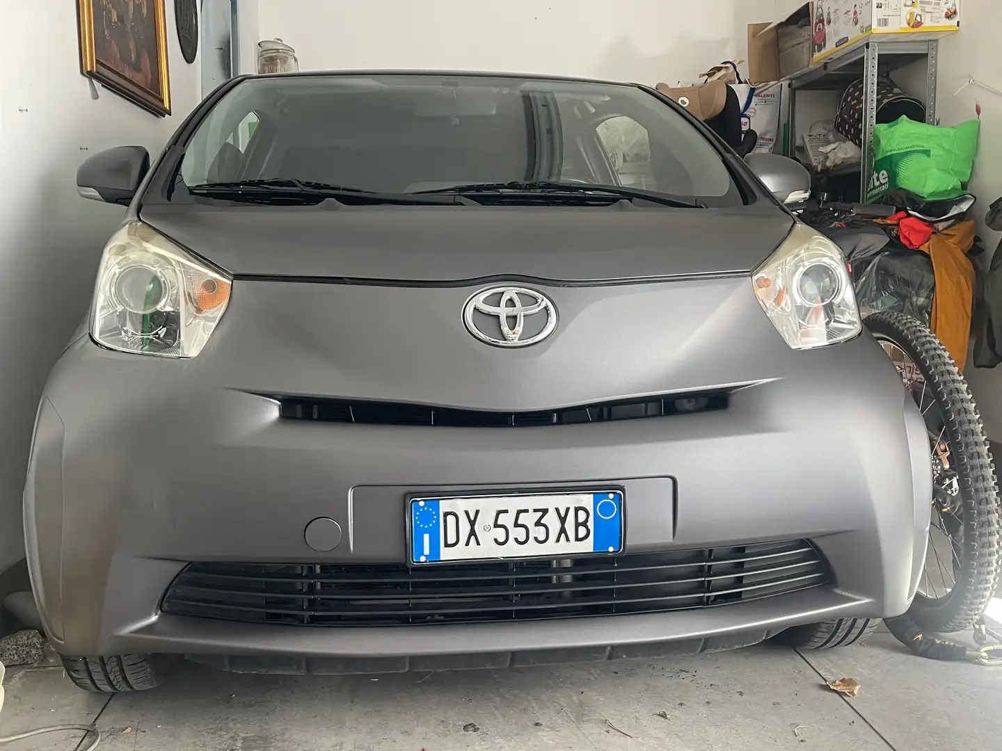 Toyota iQ iQ 1.0 Sol cvt Gris - 1