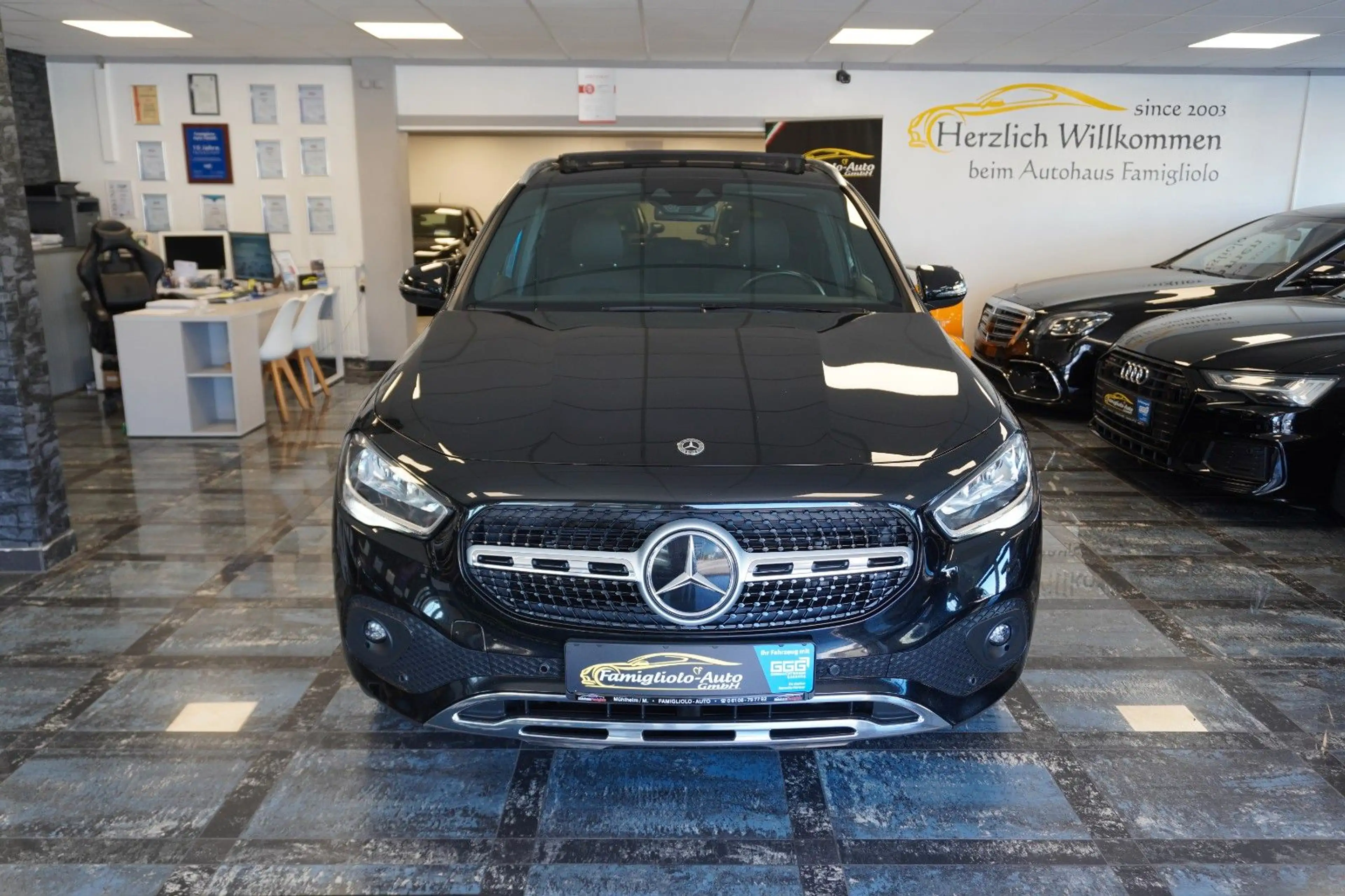 Mercedes-Benz GLA 200 d/Panoramadach/Navi/Leder/Alu/1.Hand — photo 3
