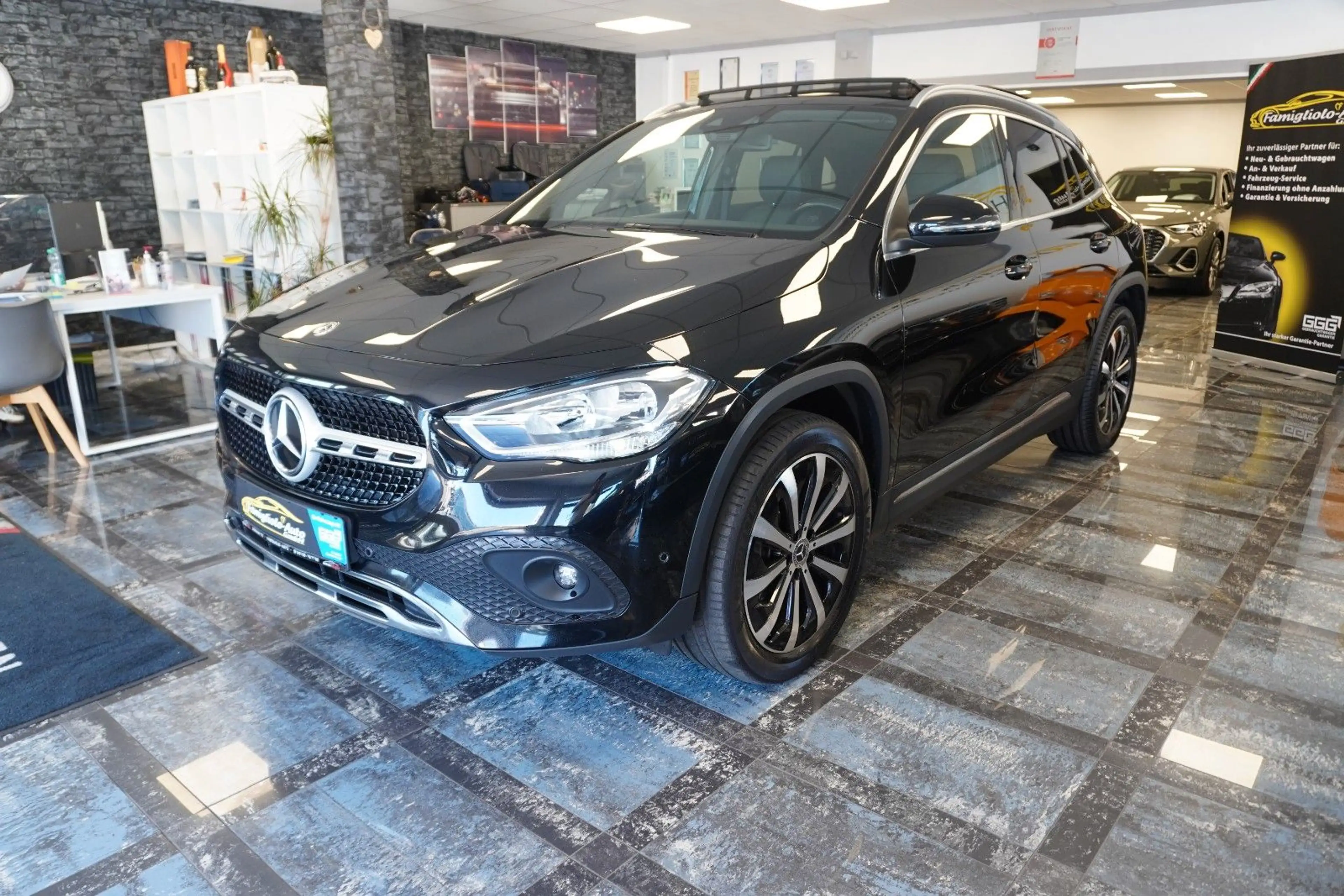Mercedes-Benz GLA 200 d/Panoramadach/Navi/Leder/Alu/1.Hand — photo 6