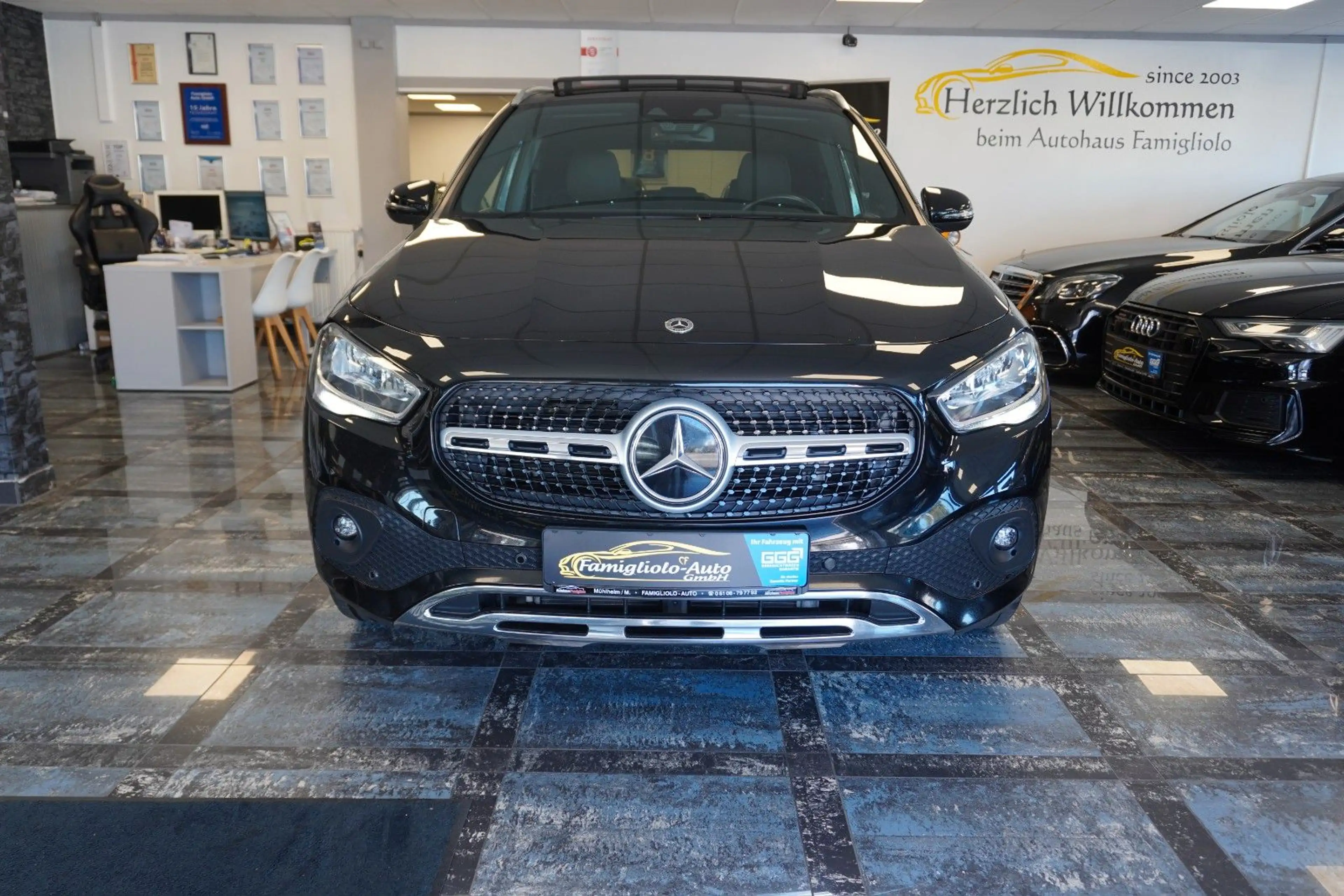 Mercedes-Benz GLA 200 d/Panoramadach/Navi/Leder/Alu/1.Hand — photo 5