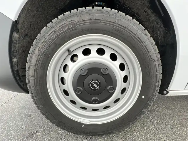 Opel Vivaro view 10