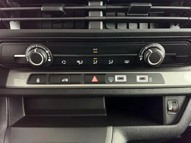 Opel Vivaro view 12