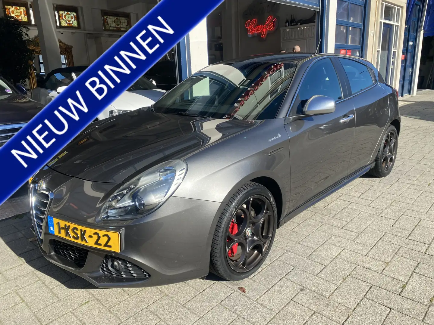 Alfa Romeo Giulietta 1.4 T Distinctive BAK NIET GOED ! Grijs - 1