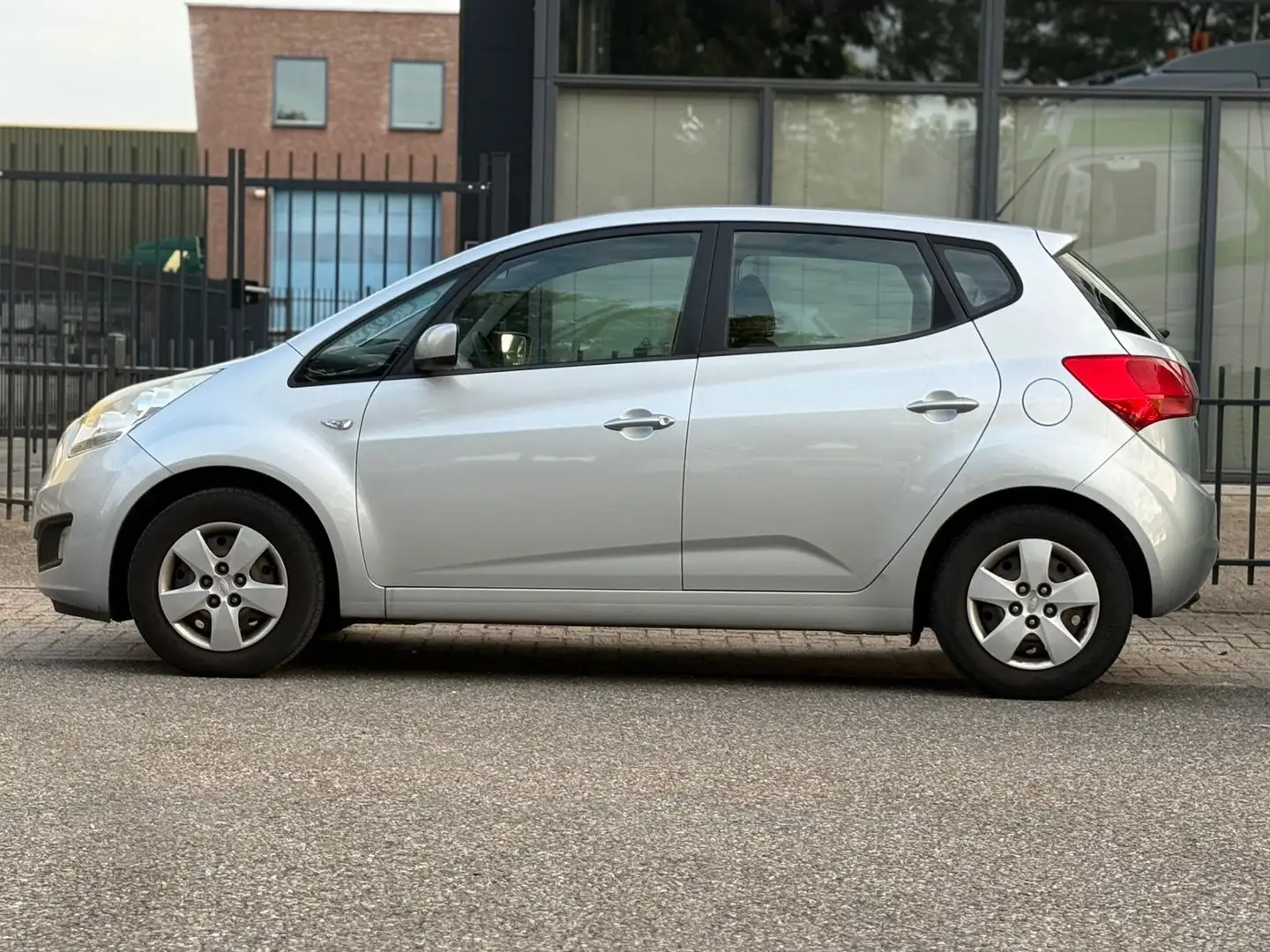 Kia Venga 1.4 I APK! I CVVT X-tra Grijs - 2