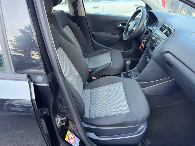Volkswagen Polo view 11