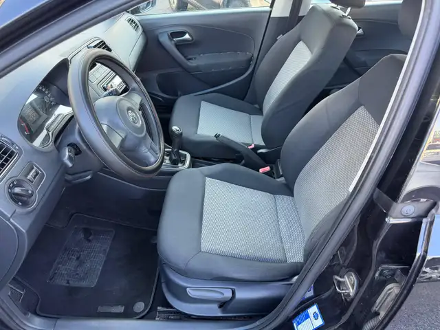 Volkswagen Polo view 8