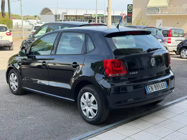 Volkswagen Polo view 4
