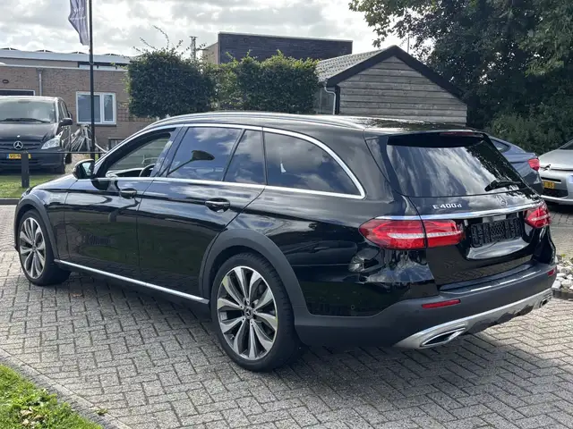Mercedes-Benz E-Class view 6