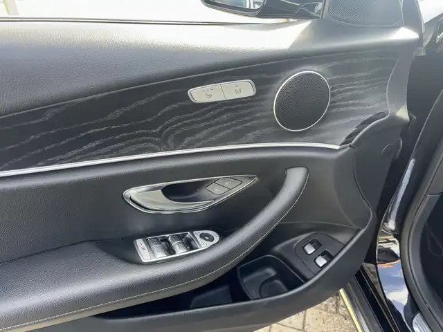 Mercedes-Benz E-Class view 12