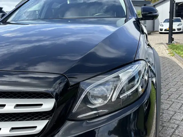Mercedes-Benz E-Class view 8