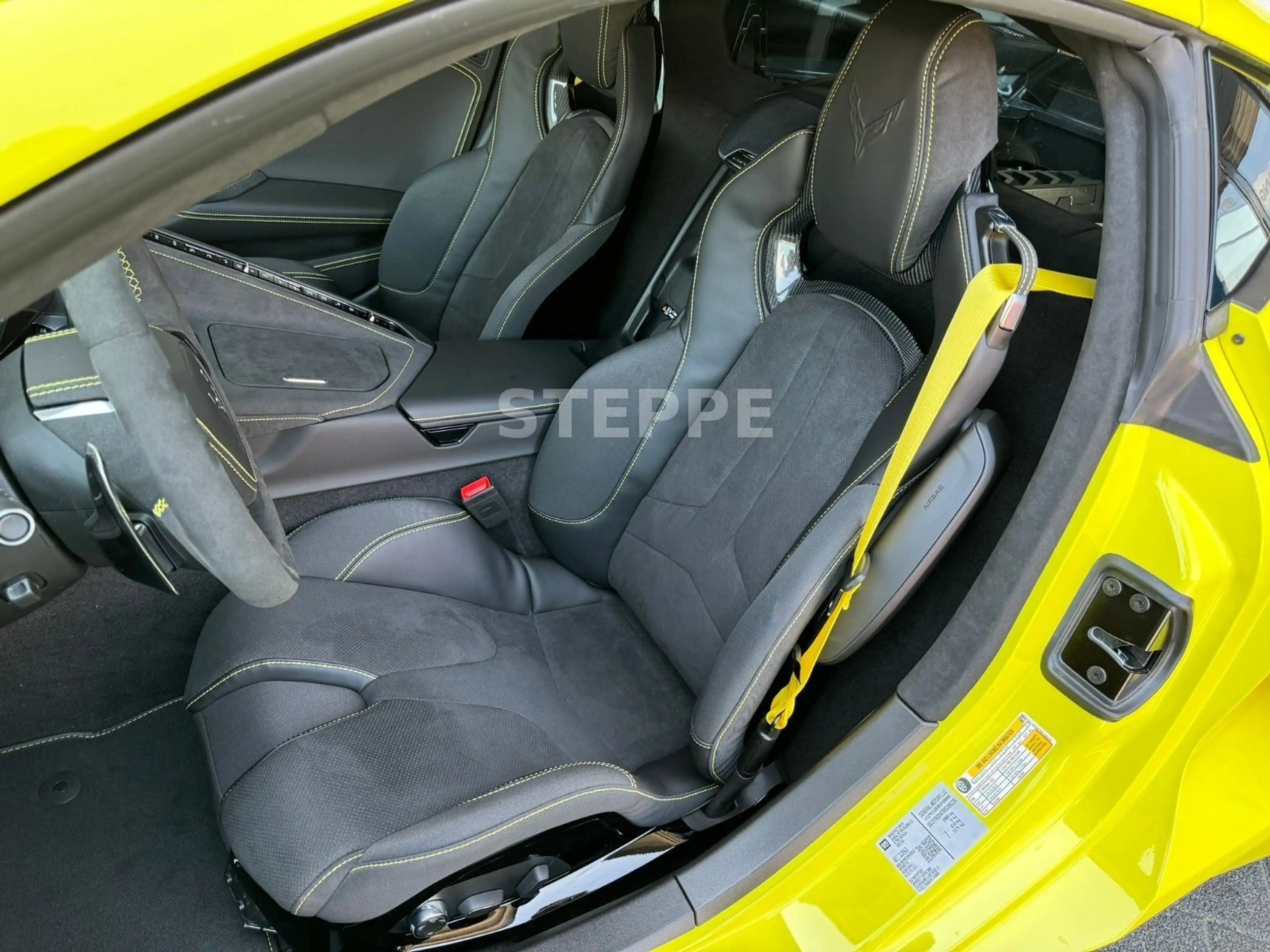 Corvette C8 Stingray Coupe 6,2 V8 3LT Europamodell STEPPE — photo 7