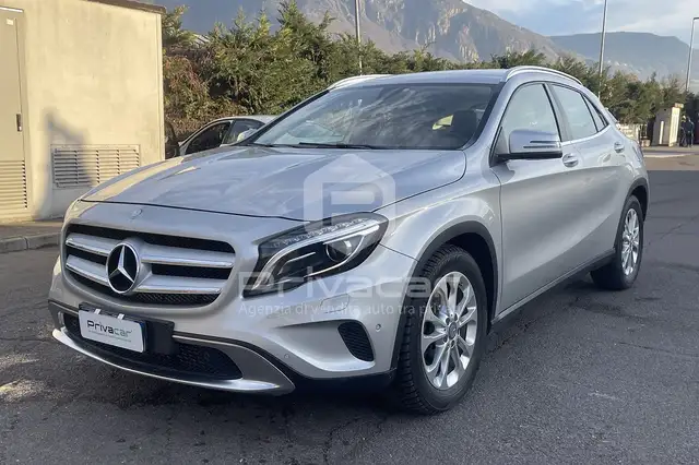 Mercedes-Benz GLA 200 GLA 200 d Automatic 4Matic Premium