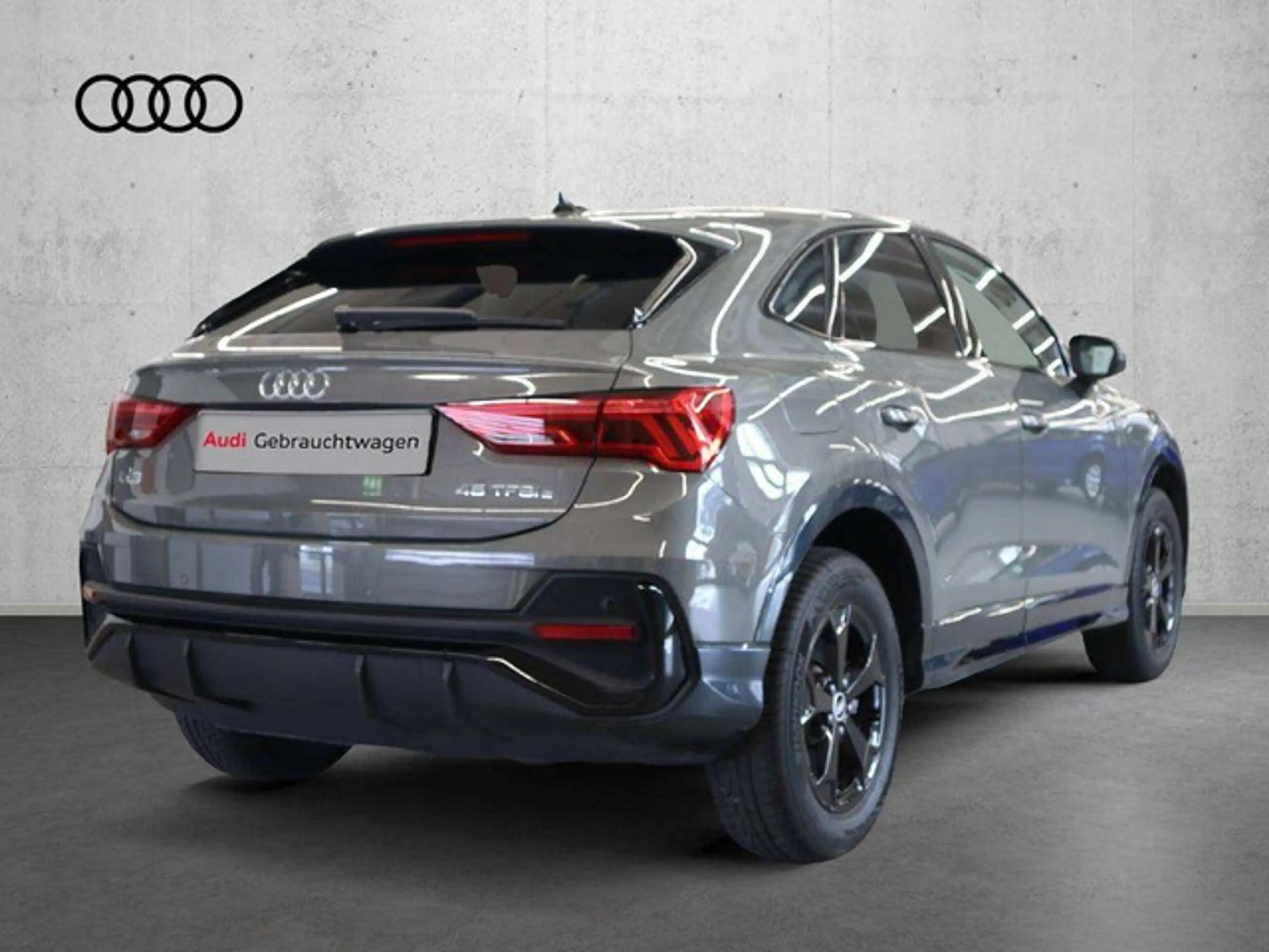 Audi Q3 Sportback 45 TFSI e S tronic S line — photo 2