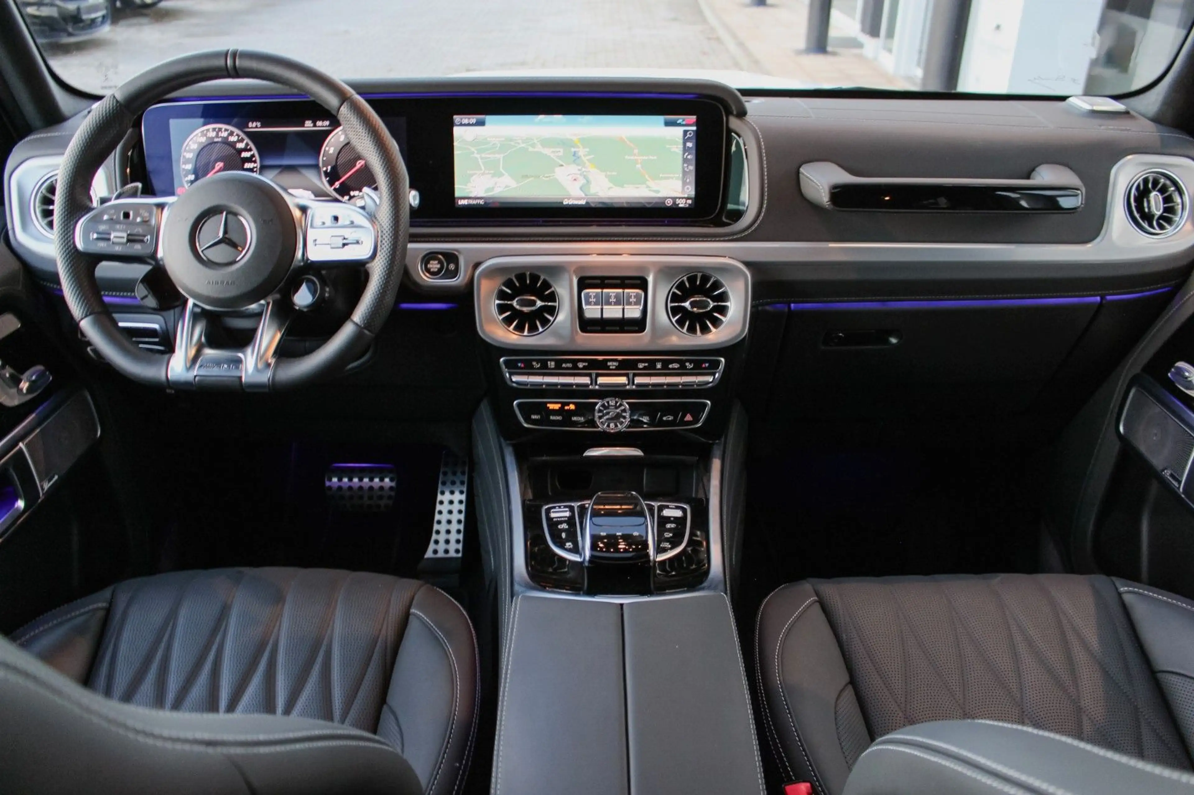 Mercedes-Benz G 63 AMG G63 AMG /NIGHT-PAKET / STANDHZG / ENTERTAINMENT — photo 26