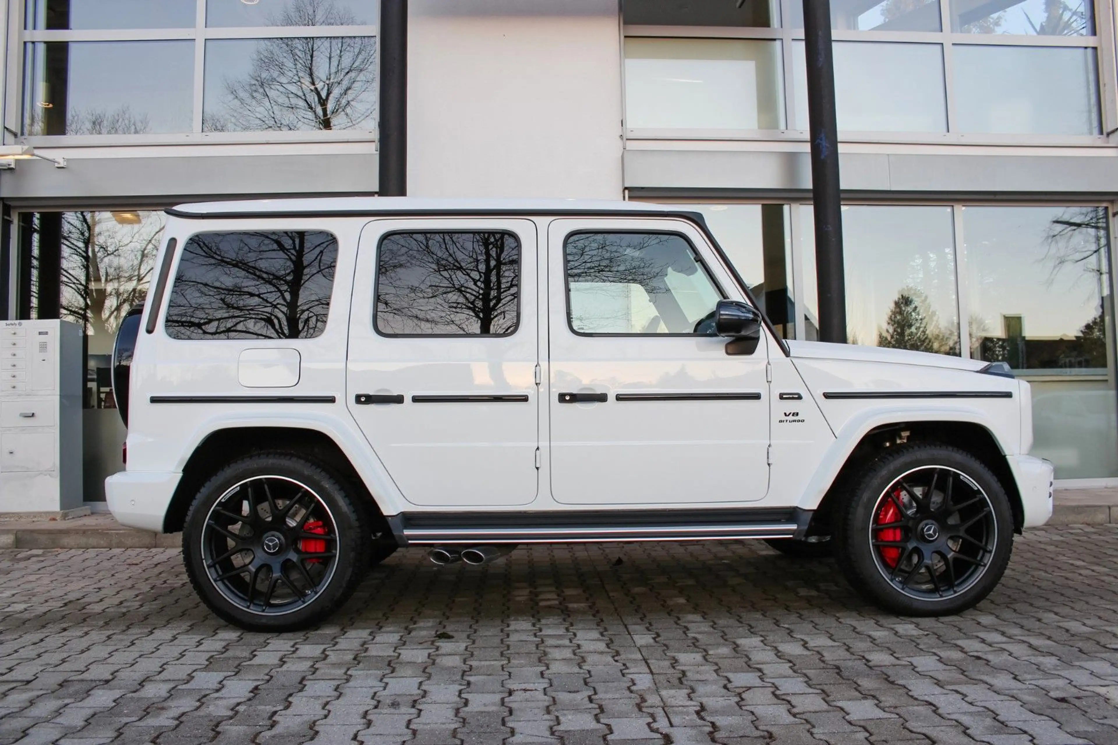 Mercedes-Benz G 63 AMG G63 AMG /NIGHT-PAKET / STANDHZG / ENTERTAINMENT — photo 4