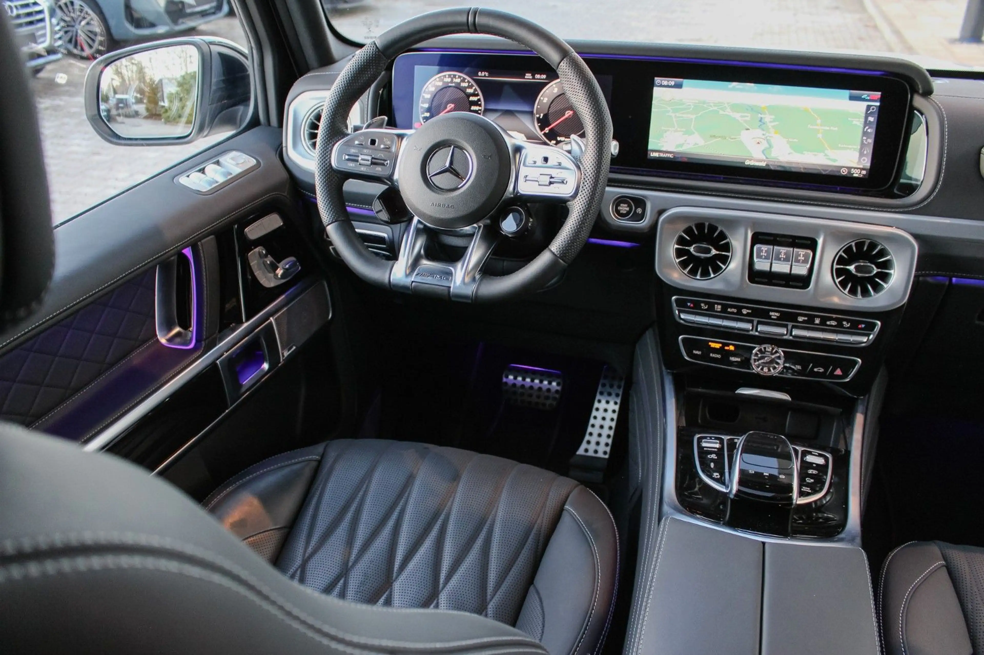 Mercedes-Benz G 63 AMG G63 AMG /NIGHT-PAKET / STANDHZG / ENTERTAINMENT — photo 25