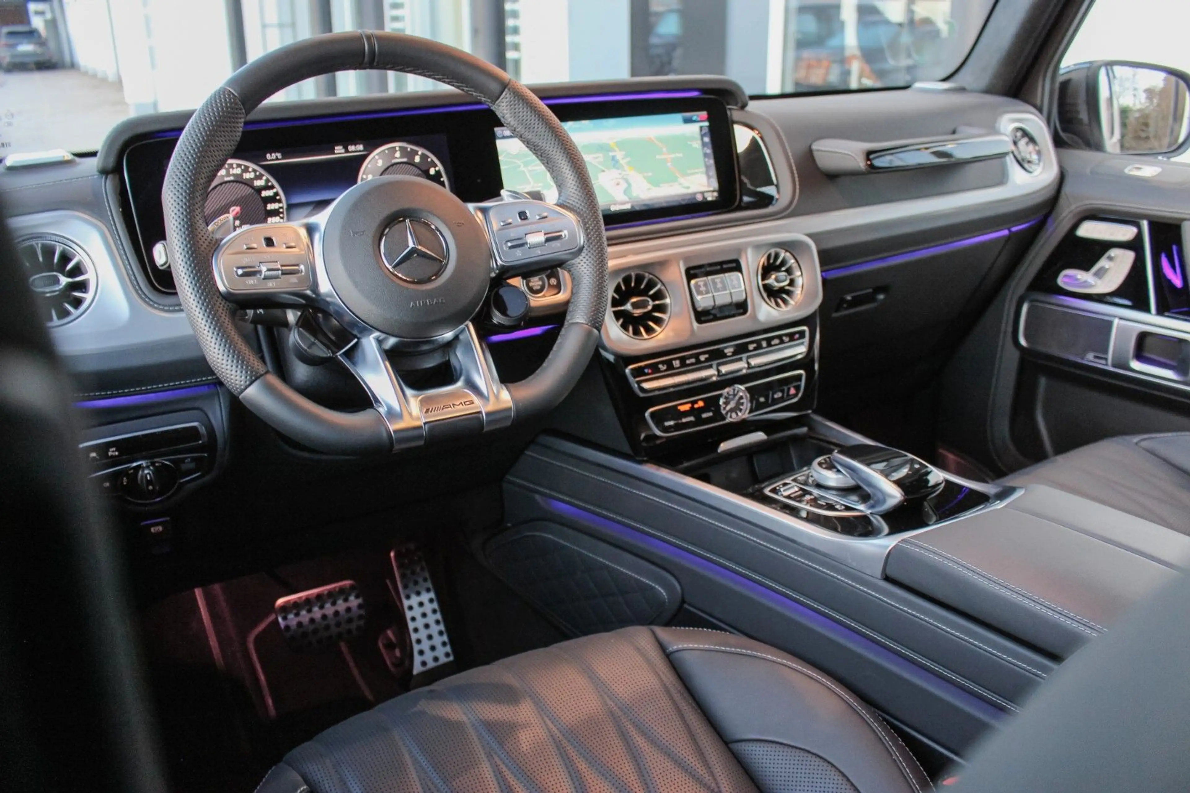 Mercedes-Benz G 63 AMG G63 AMG /NIGHT-PAKET / STANDHZG / ENTERTAINMENT — photo 13