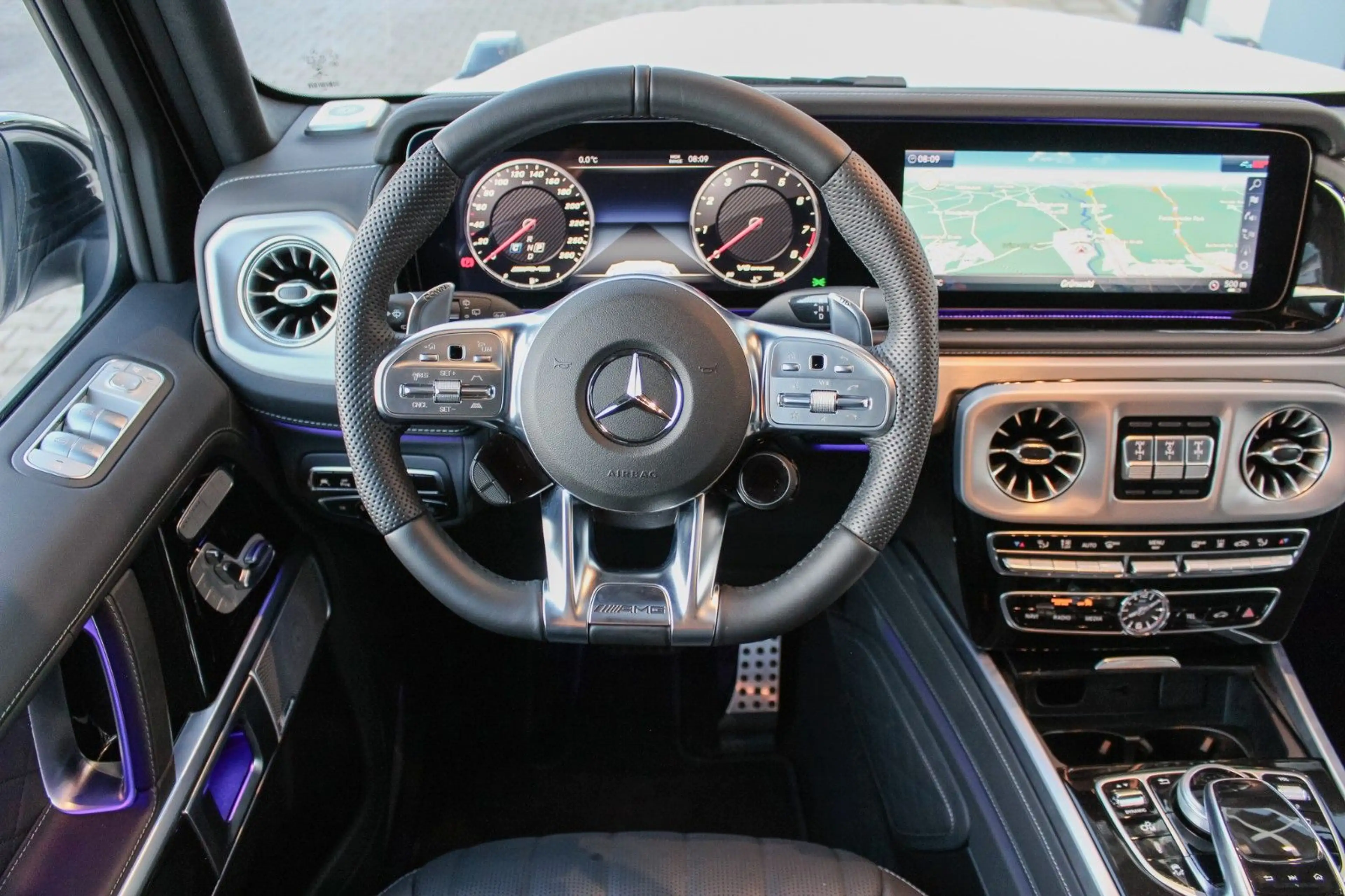 Mercedes-Benz G 63 AMG G63 AMG /NIGHT-PAKET / STANDHZG / ENTERTAINMENT — photo 14