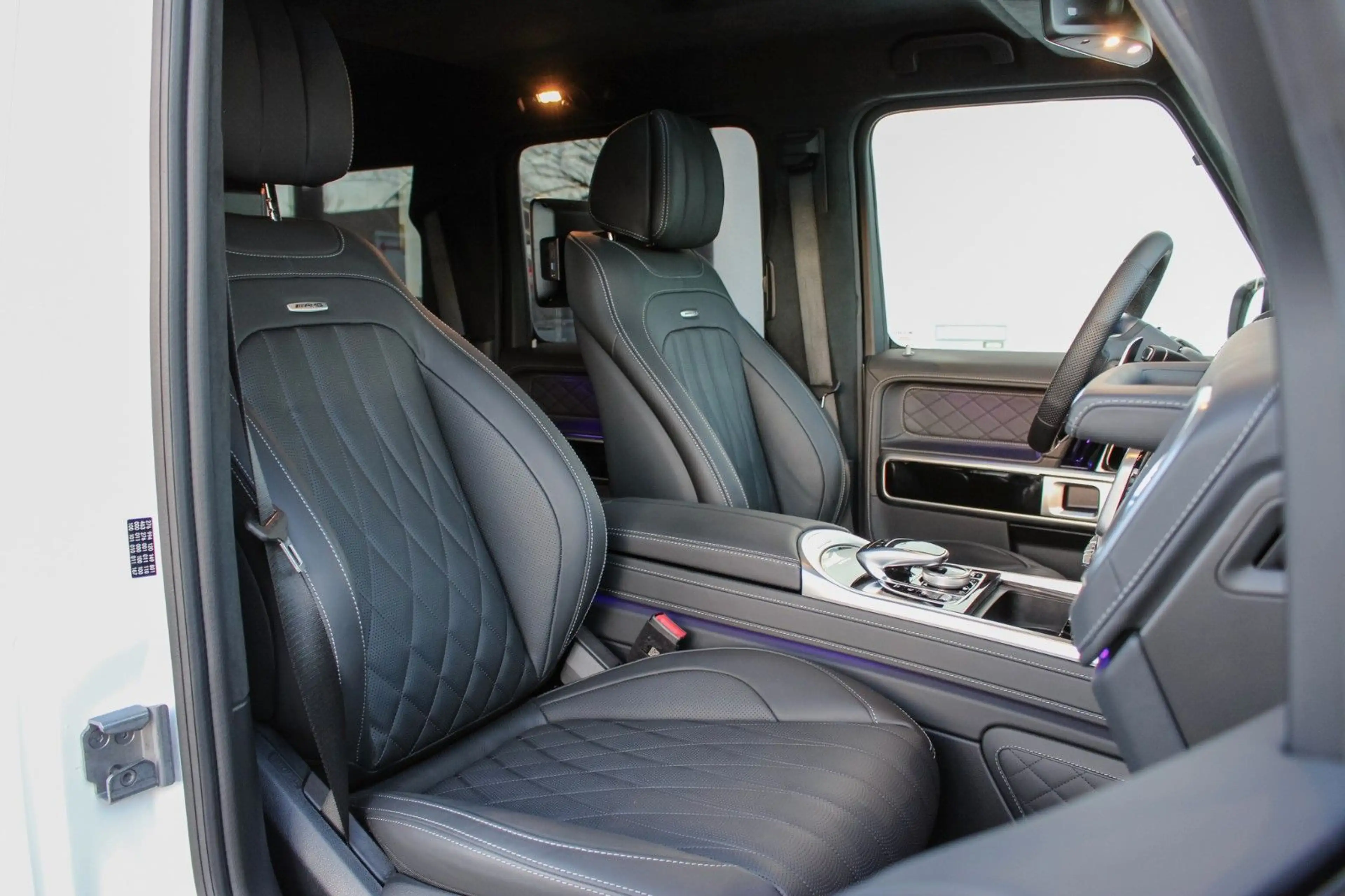 Mercedes-Benz G 63 AMG G63 AMG /NIGHT-PAKET / STANDHZG / ENTERTAINMENT — photo 20