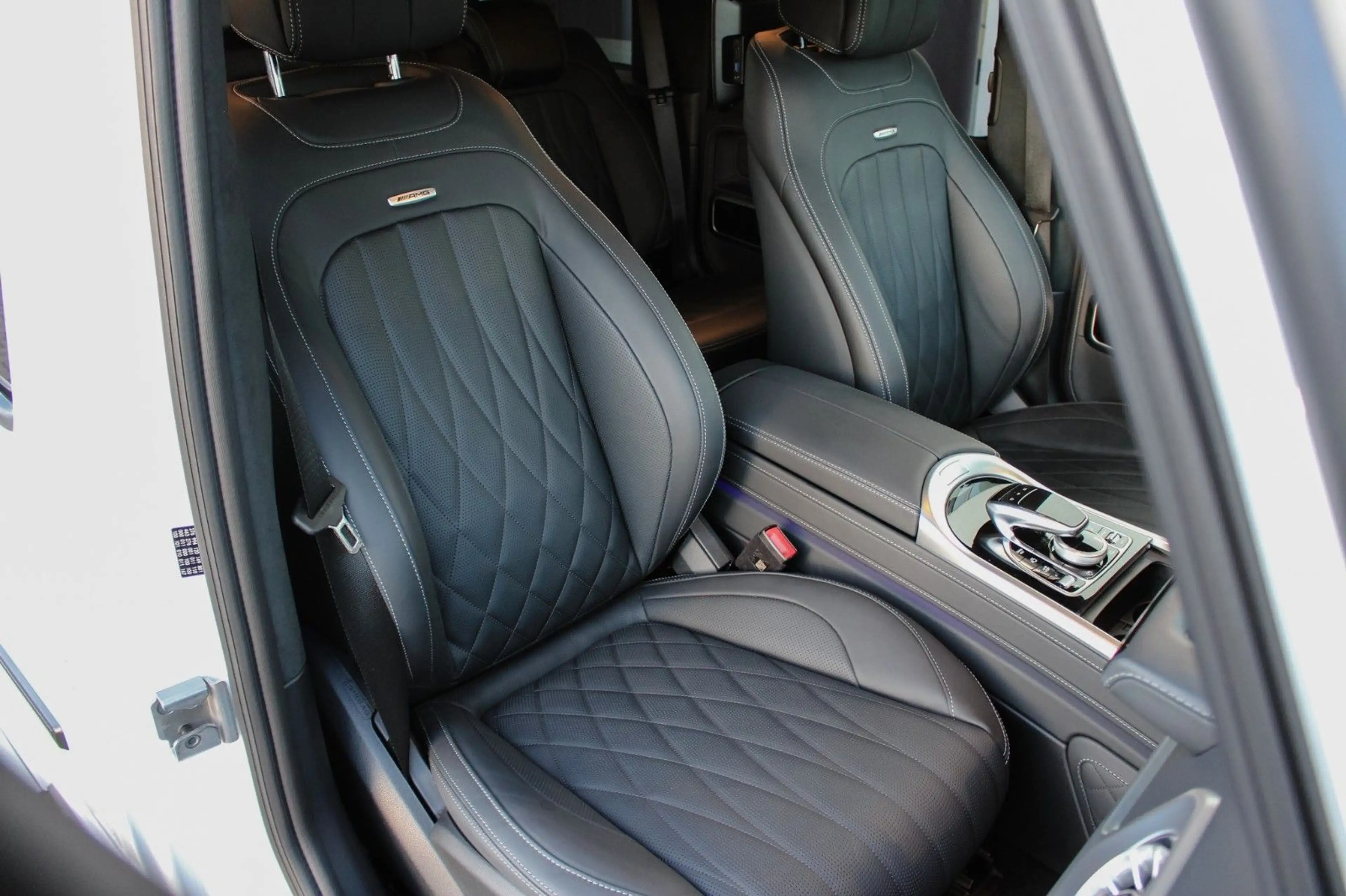 Mercedes-Benz G 63 AMG G63 AMG /NIGHT-PAKET / STANDHZG / ENTERTAINMENT — photo 21