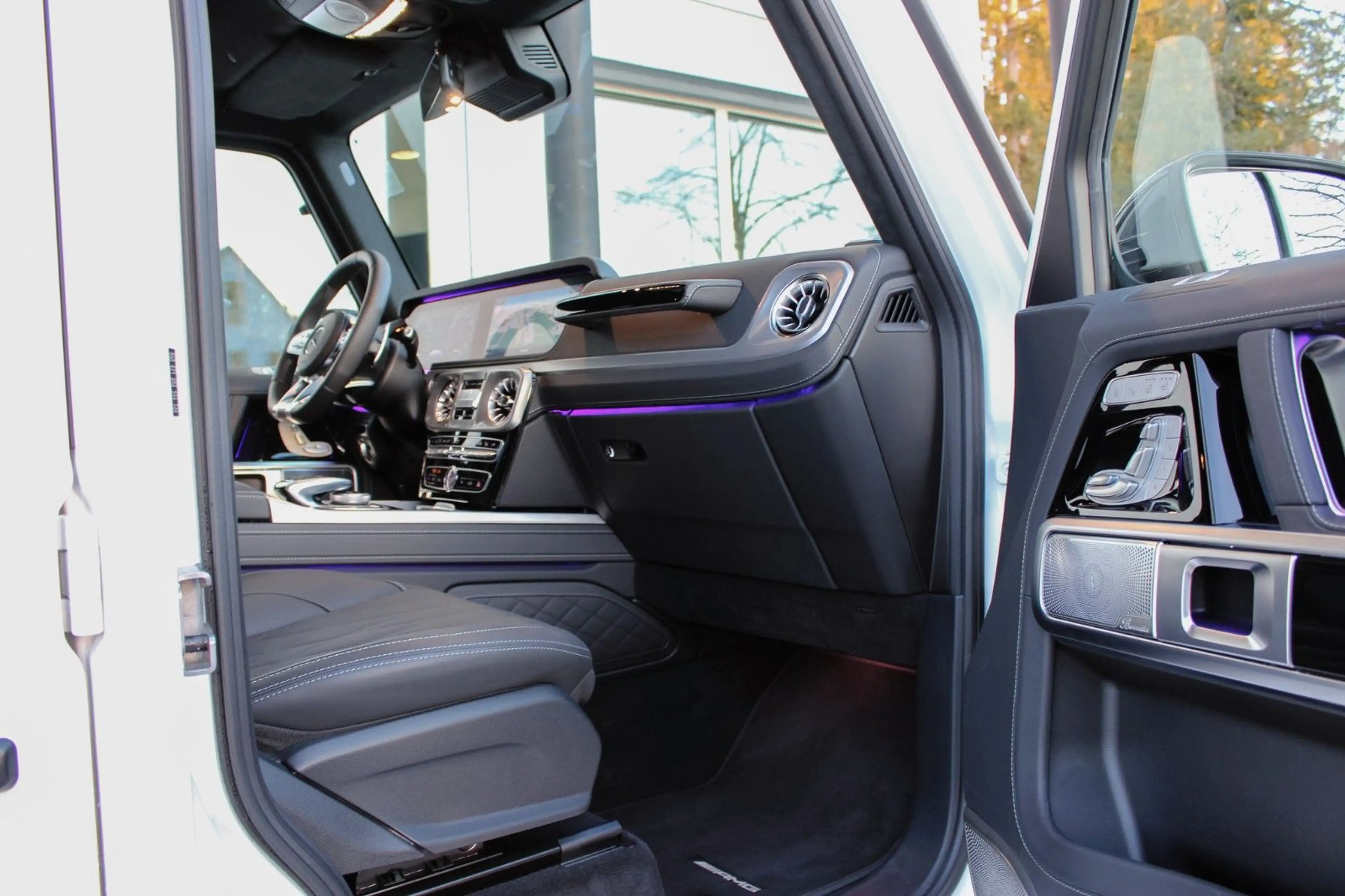 Mercedes-Benz G 63 AMG G63 AMG /NIGHT-PAKET / STANDHZG / ENTERTAINMENT — photo 18