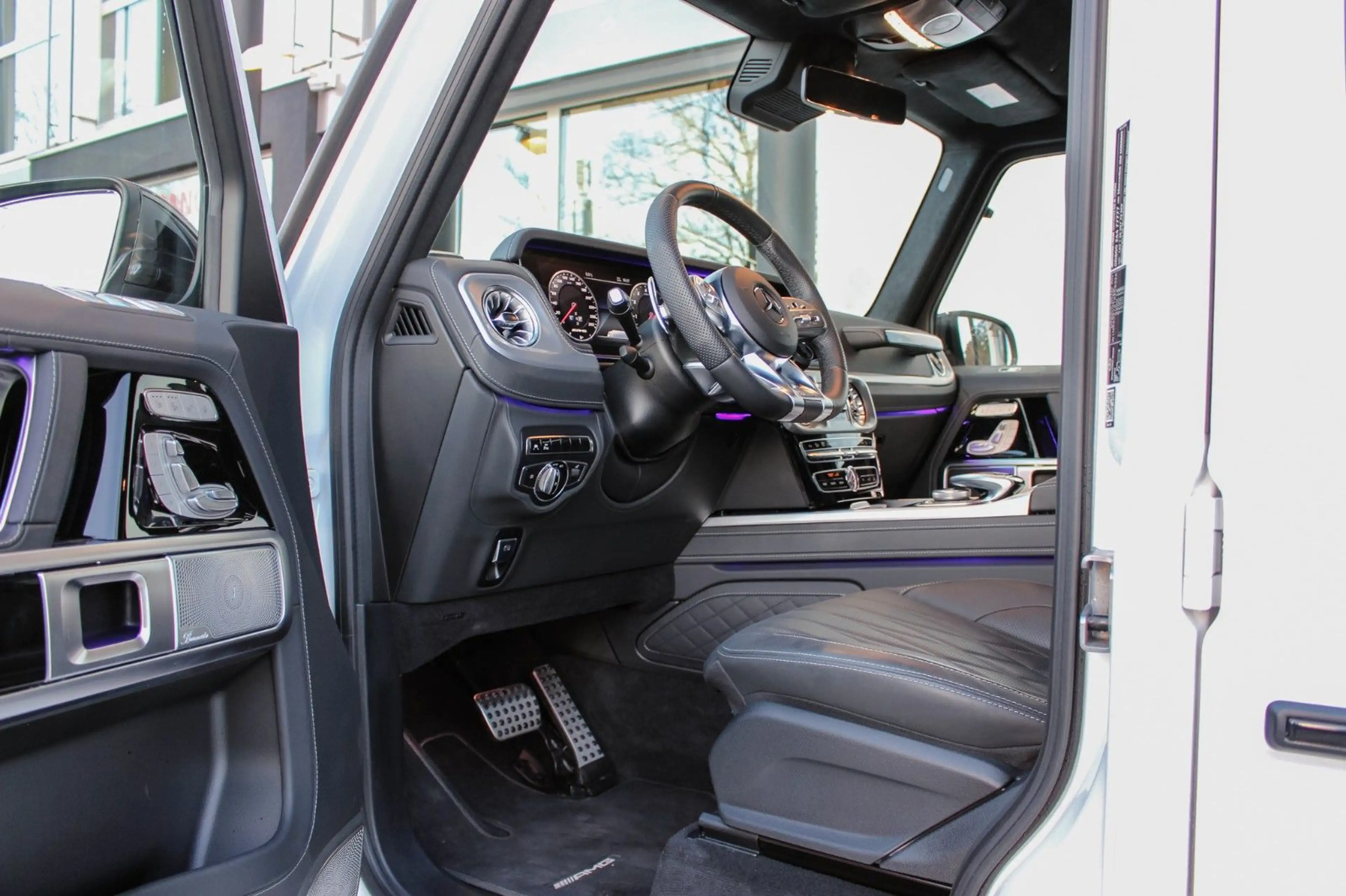 Mercedes-Benz G 63 AMG G63 AMG /NIGHT-PAKET / STANDHZG / ENTERTAINMENT — photo 9