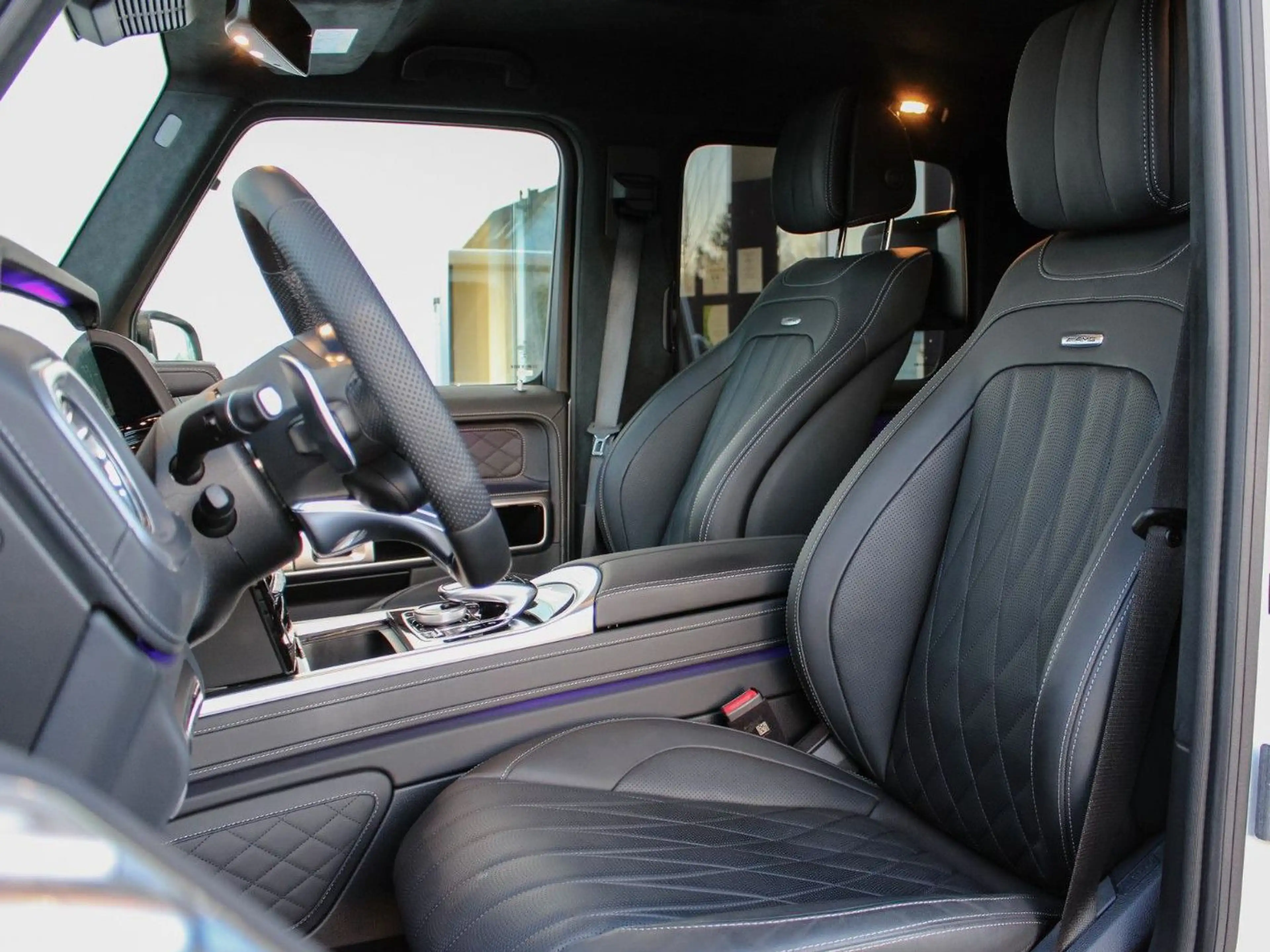 Mercedes-Benz G 63 AMG G63 AMG /NIGHT-PAKET / STANDHZG / ENTERTAINMENT — photo 11