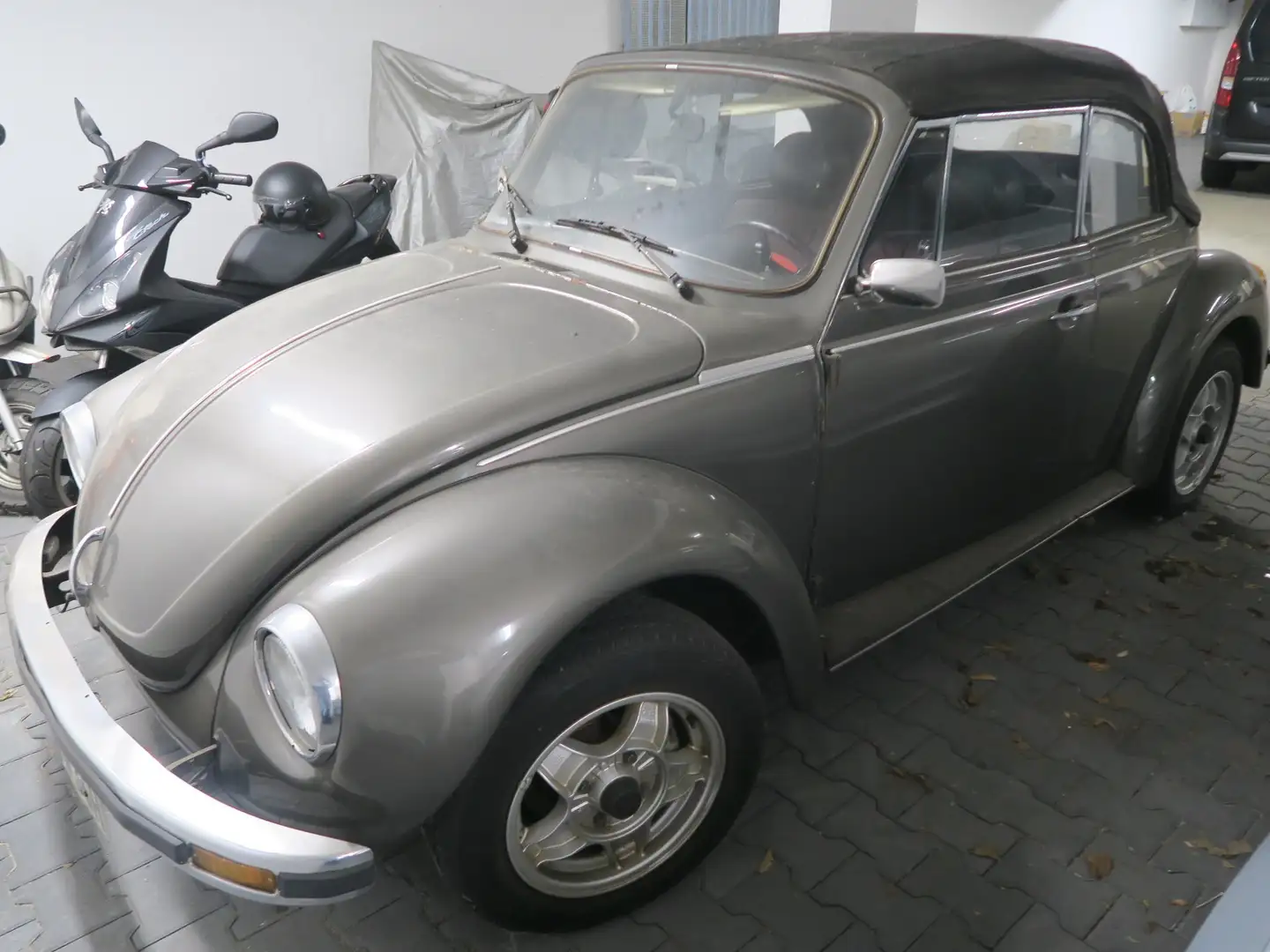 Volkswagen Käfer 1303 LS Cabrio Šedá - 1