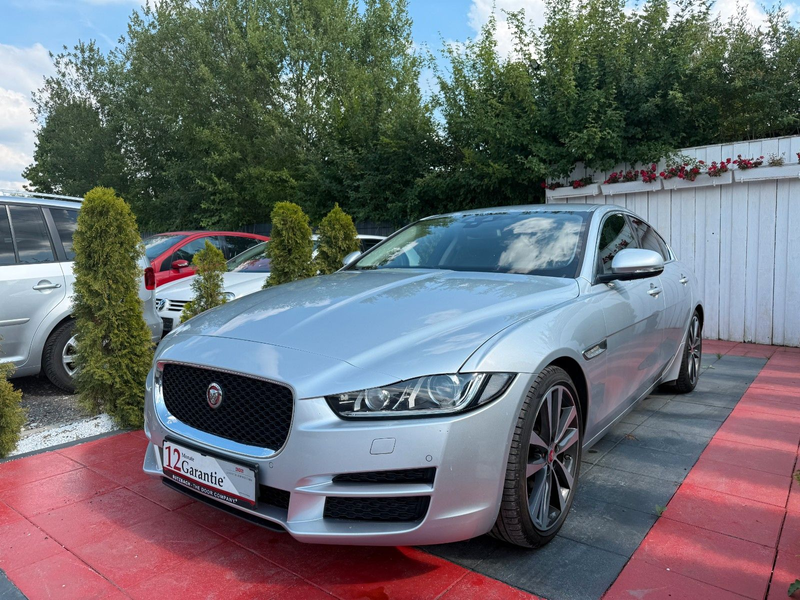 Jaguar XE Prestige — photo 3