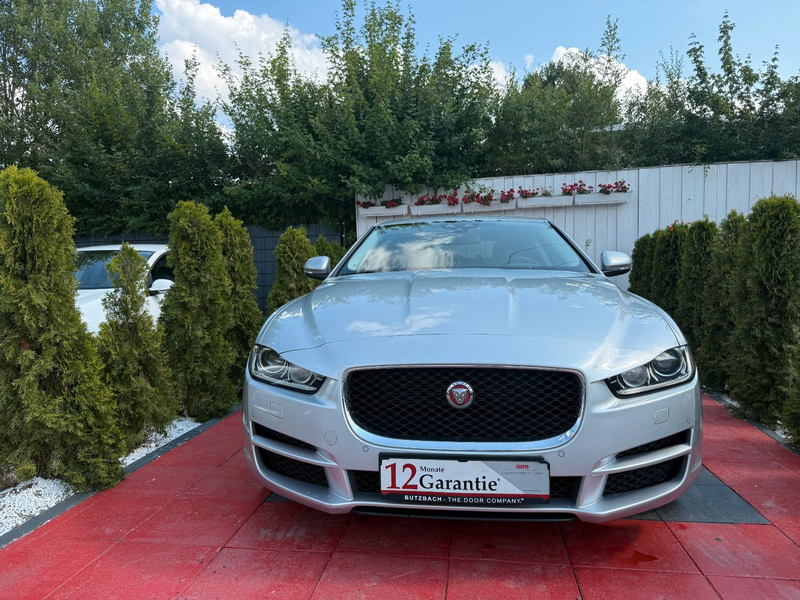 Jaguar XE Prestige — photo 2