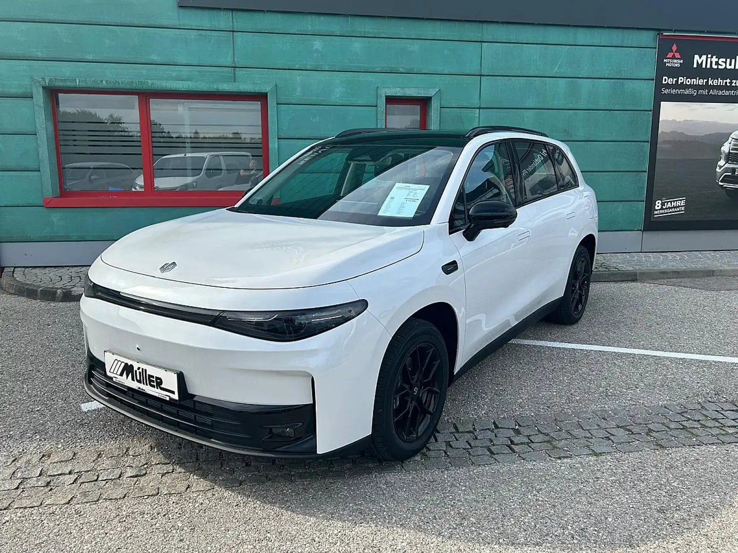 Leapmotor C10 REEV Life 28,4kWh (Reichweite laut WLTP 974 KM) Weiß - 2