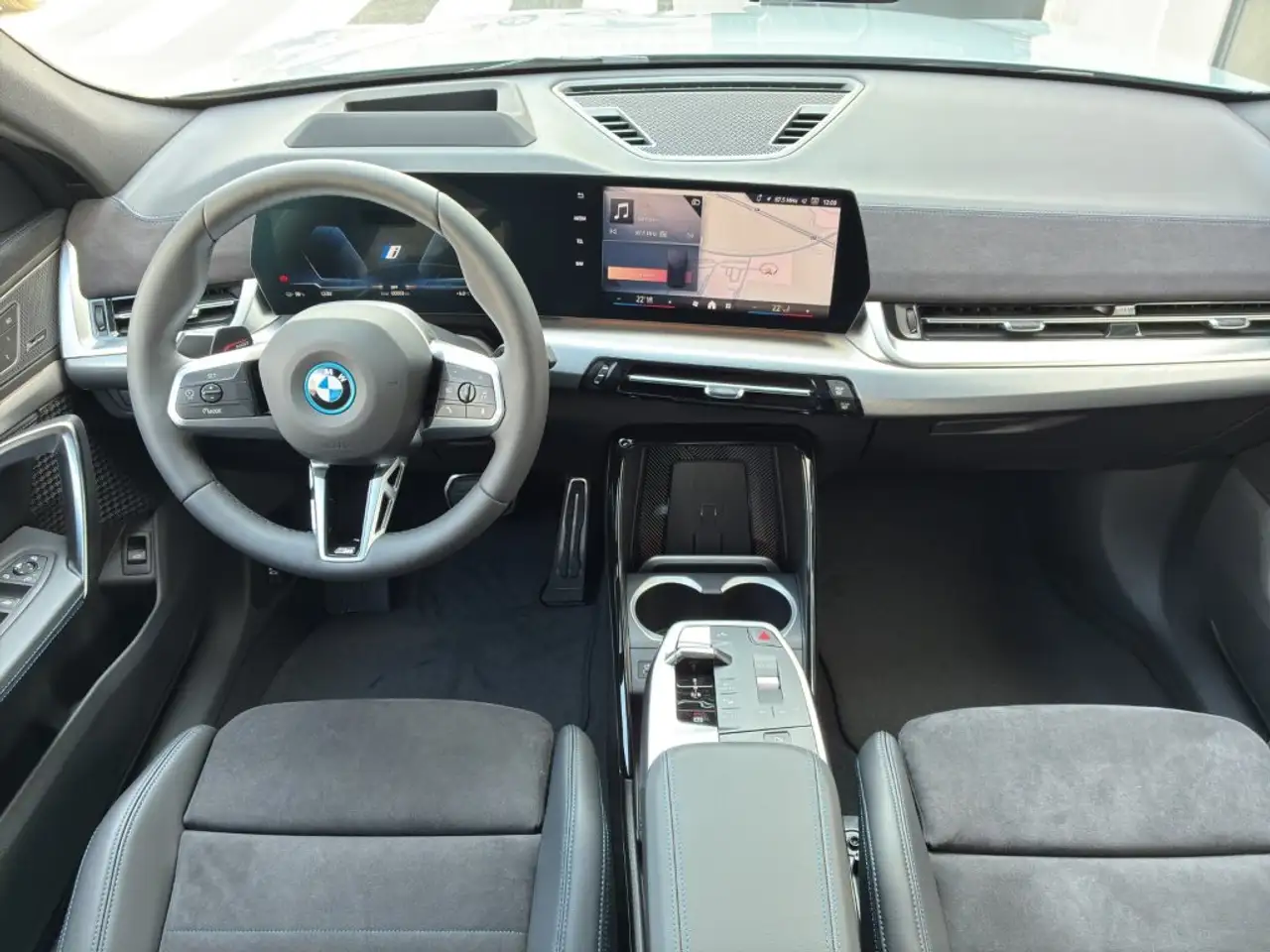 BMW iX2 2026 — фото 10