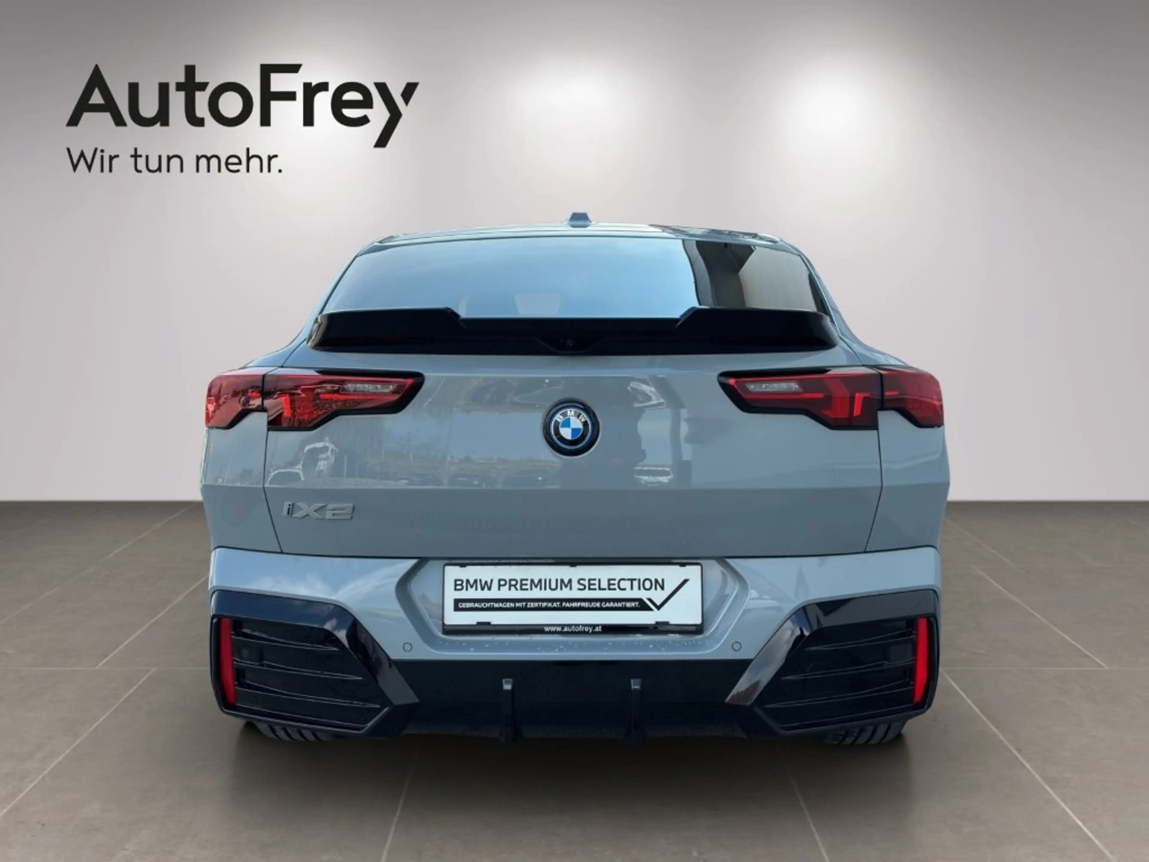 BMW iX2 eDrive20 — photo 3