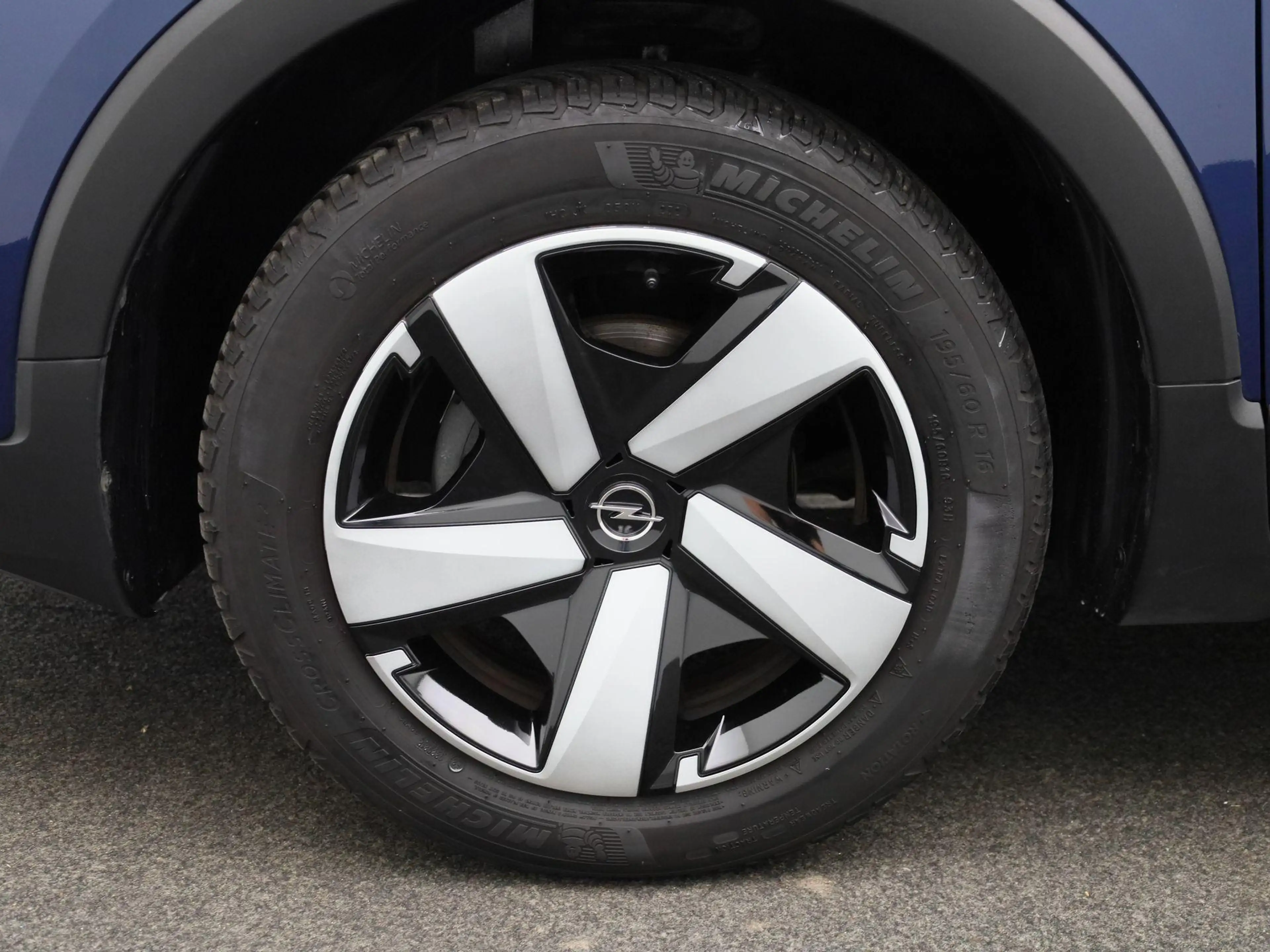 Opel Crossland X 1.2 60kW Edition — photo 13