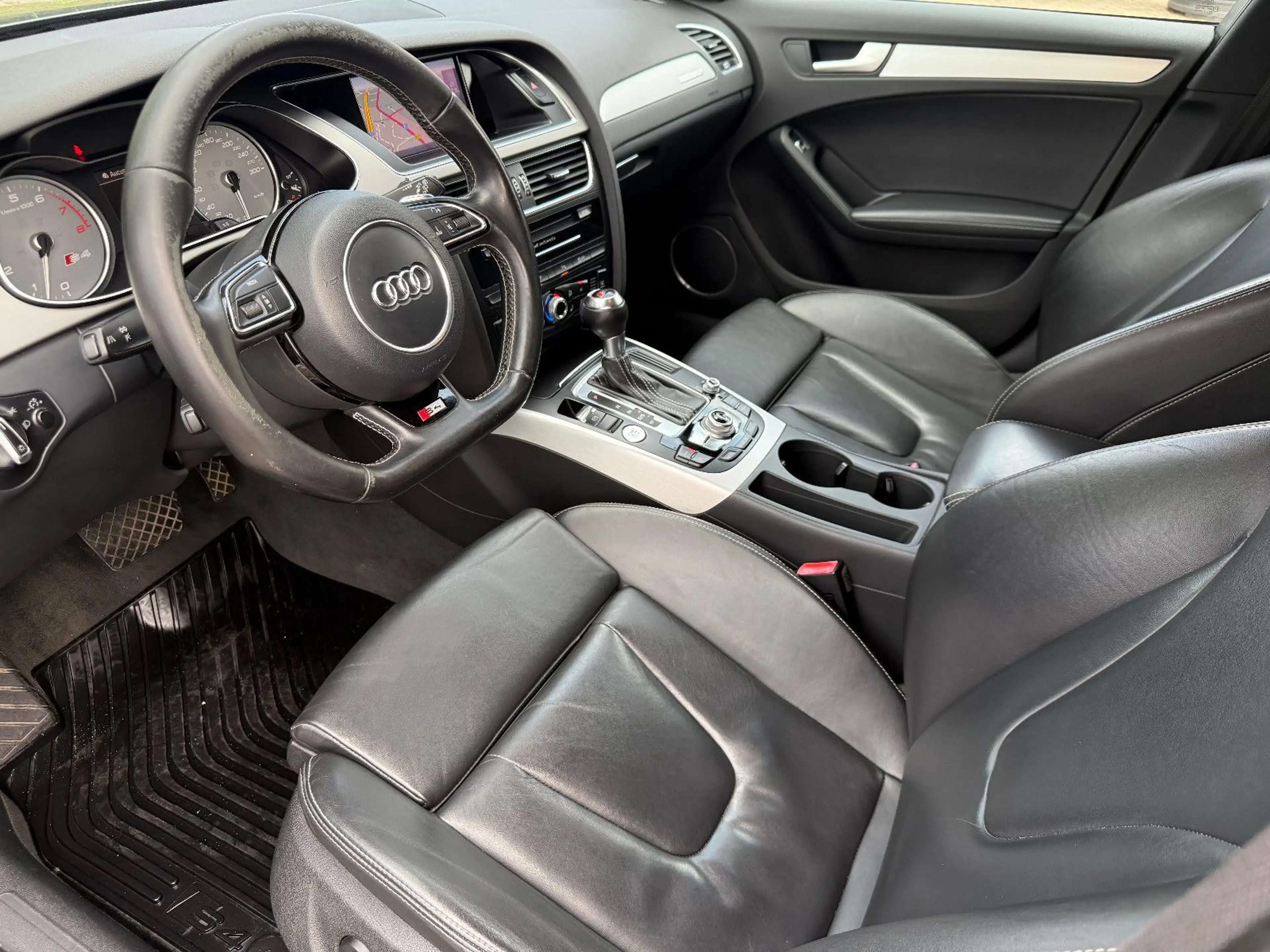 Audi S4 Avant 3.0 TFSI quattro PANO/B&O/ACC — photo 12