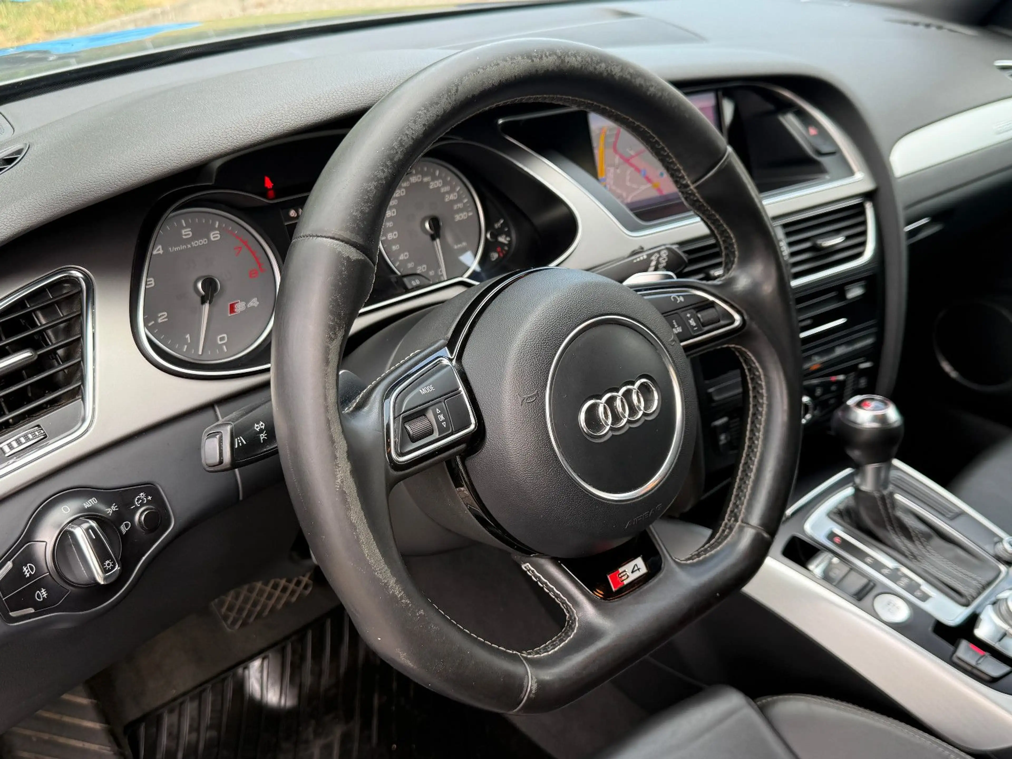 Audi S4 Avant 3.0 TFSI quattro PANO/B&O/ACC — photo 13