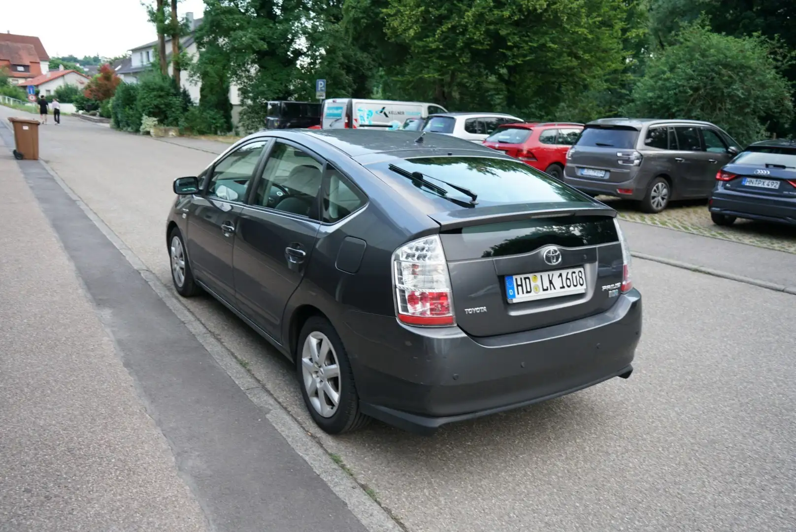 Toyota Prius Sol siva - 2