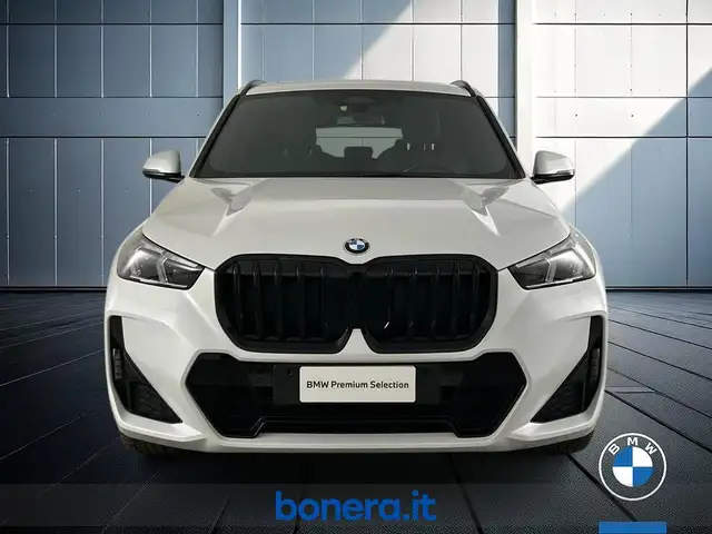 BMW X1 view 3
