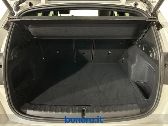 BMW X1 view 13