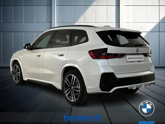BMW X1 view 8