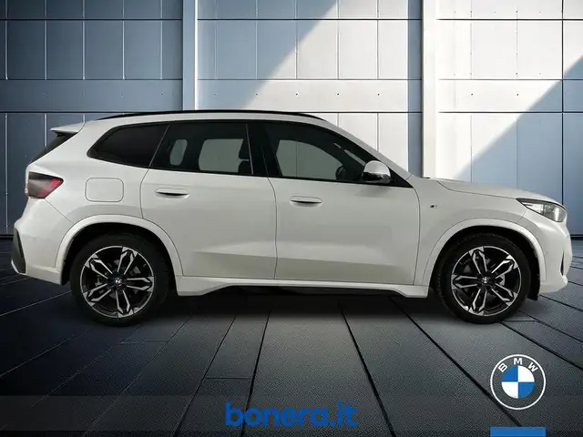 BMW X1 view 5
