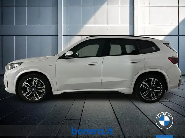 BMW X1 view 9