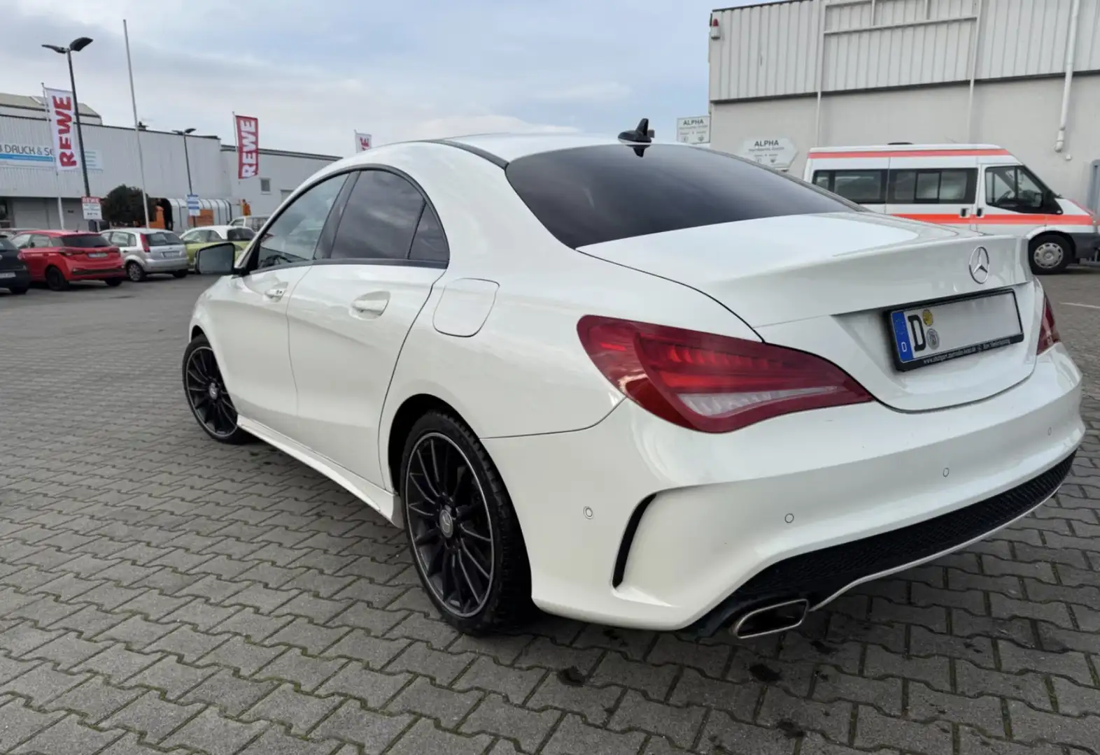 Mercedes-Benz CLA 250 CLA 4Matic 7G-DCT AMG Line Weiß - 2