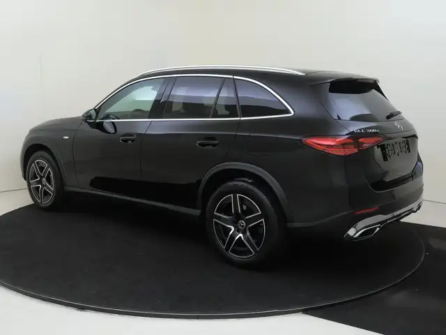 Mercedes-Benz GLC view 3
